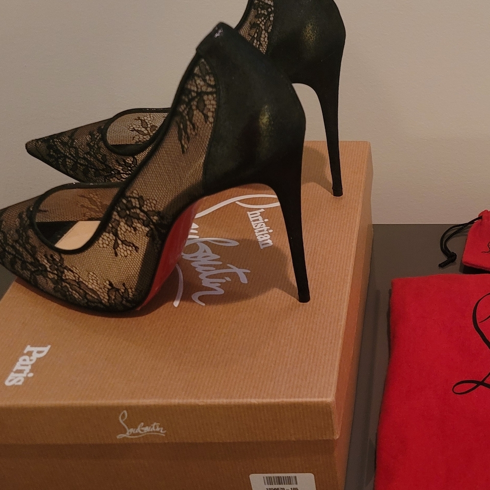 Christian louboutin pumps